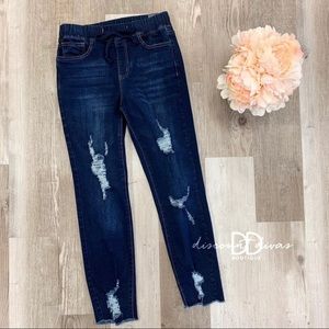 Doing Fine Jogger Jeans